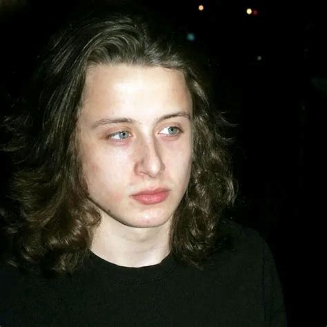 Swarm Actor Rory Culkin Penis Scene Sparks。